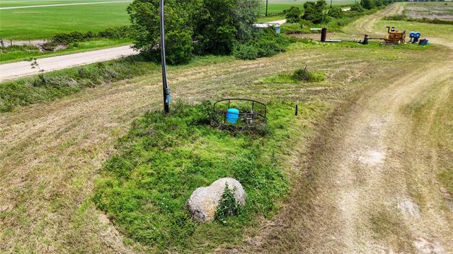 1113 County Road 395, Louise, TX 77455