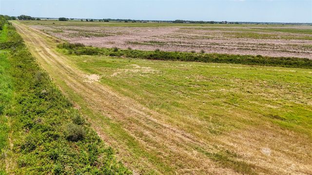 1113 County Road 395, Louise, TX 77455