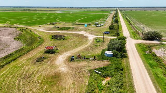 1113 County Road 395, Louise, TX 77455