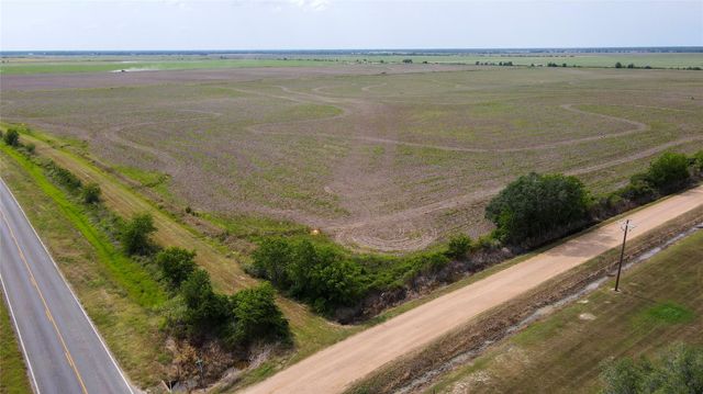 1113 County Road 395, Louise, TX 77455