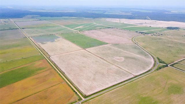 1113 County Road 395, Louise, TX 77455