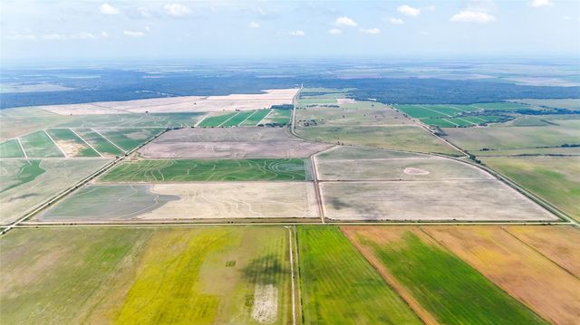 1113 County Road 395, Louise, TX 77455