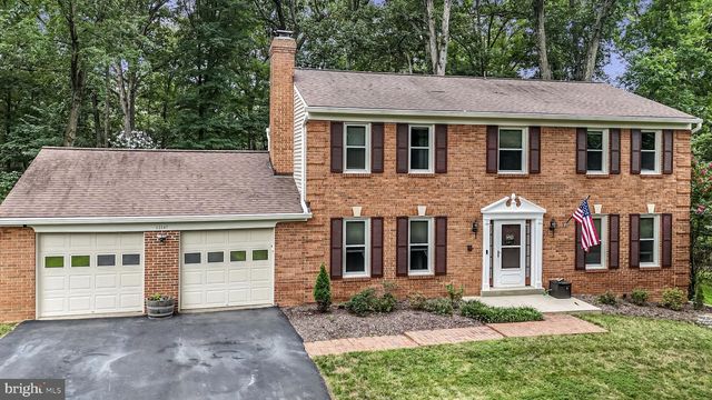 12147 HOLLY KNOLL CIR, Great Falls, VA 22066