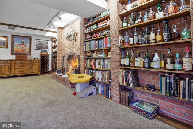 12147 HOLLY KNOLL CIR, Great Falls, VA 22066