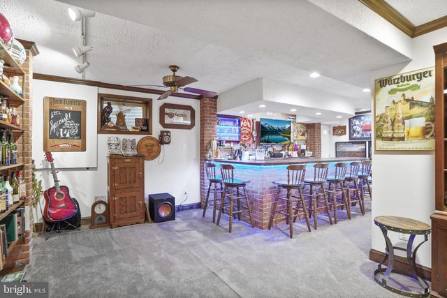 12147 HOLLY KNOLL CIR, Great Falls, VA 22066