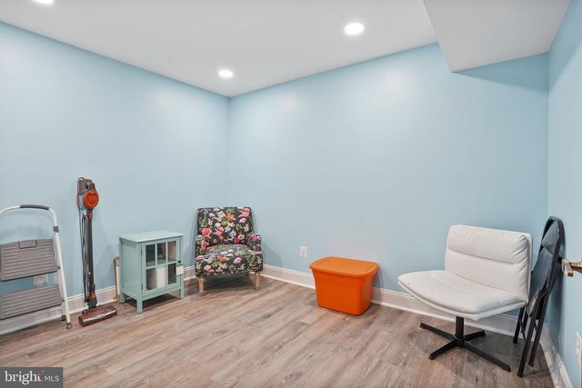 12147 HOLLY KNOLL CIR, Great Falls, VA 22066
