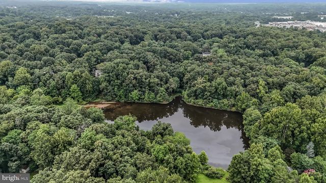 12147 HOLLY KNOLL CIR, Great Falls, VA 22066