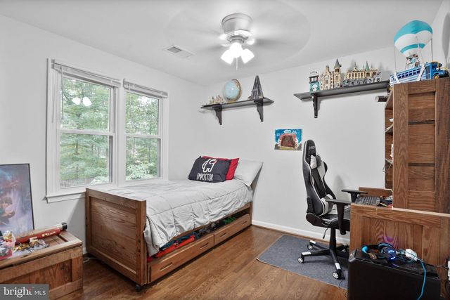 12147 HOLLY KNOLL CIR, Great Falls, VA 22066