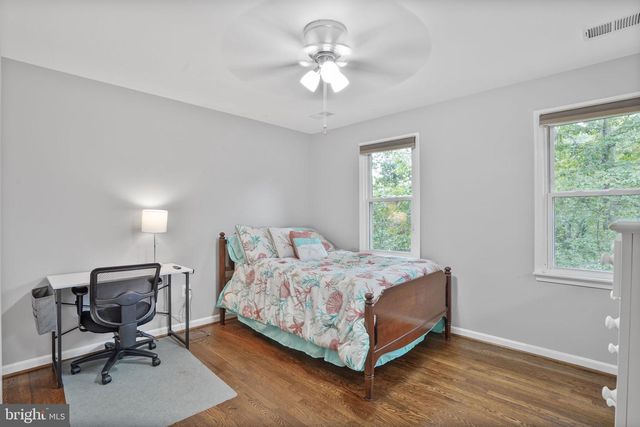 12147 HOLLY KNOLL CIR, Great Falls, VA 22066