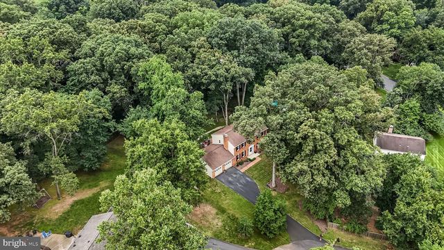 12147 HOLLY KNOLL CIR, Great Falls, VA 22066