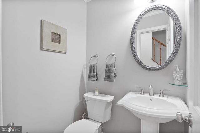 12147 HOLLY KNOLL CIR, Great Falls, VA 22066