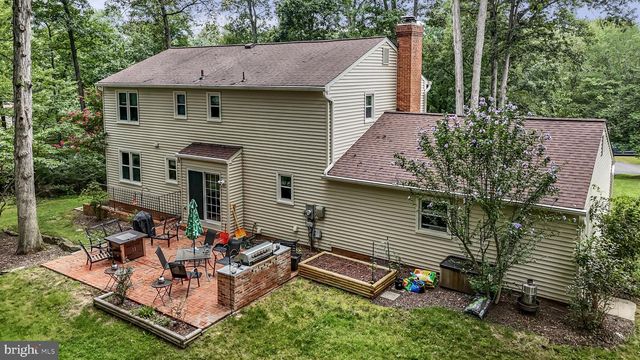 12147 HOLLY KNOLL CIR, Great Falls, VA 22066