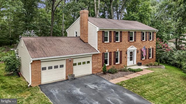 12147 HOLLY KNOLL CIR, Great Falls, VA 22066
