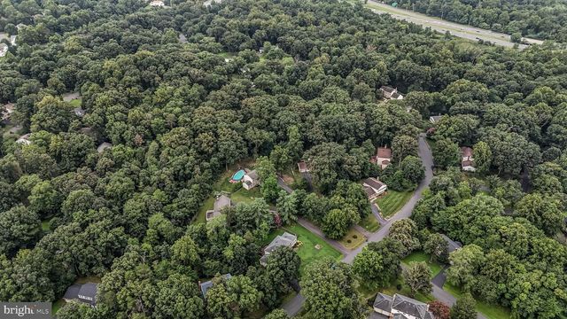 12147 HOLLY KNOLL CIR, Great Falls, VA 22066