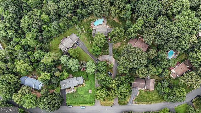 12147 HOLLY KNOLL CIR, Great Falls, VA 22066