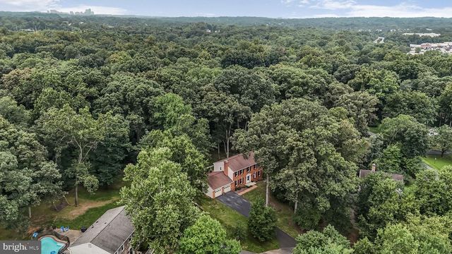 12147 HOLLY KNOLL CIR, Great Falls, VA 22066
