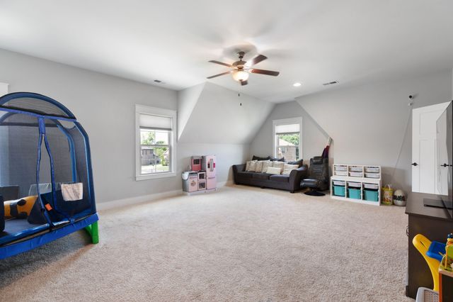 4517 Garcia Blvd, Murfreesboro, TN 37128