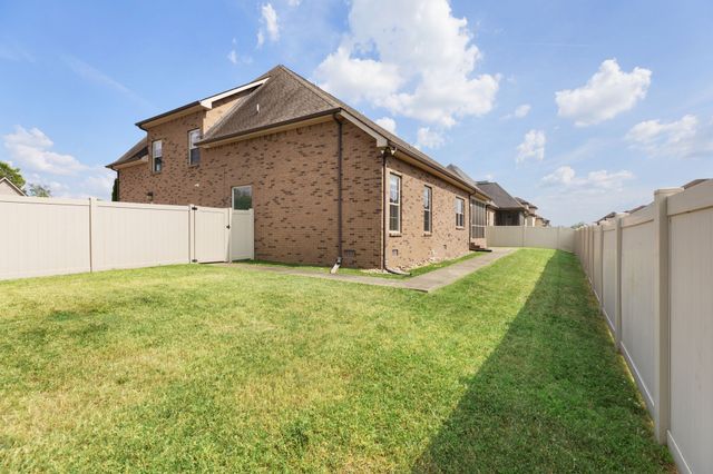4517 Garcia Blvd, Murfreesboro, TN 37128