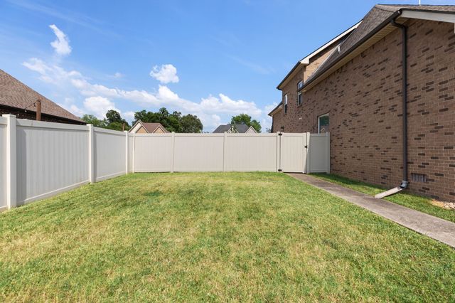 4517 Garcia Blvd, Murfreesboro, TN 37128