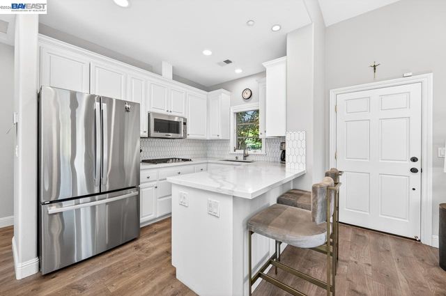 2794 W Ruby Hill Dr, Pleasanton, CA 94566