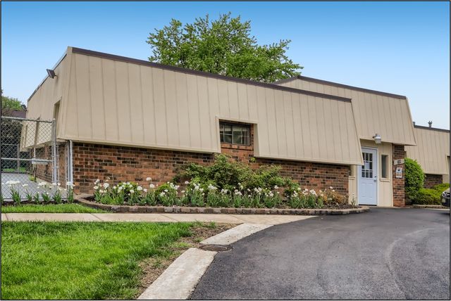 116 Cotuit Court 1312, Schaumburg, IL 60193