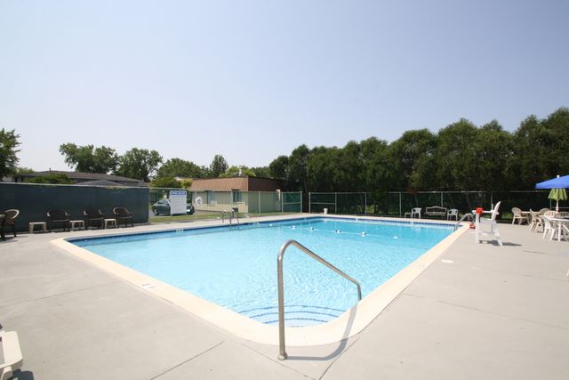 116 Cotuit Court 1312, Schaumburg, IL 60193