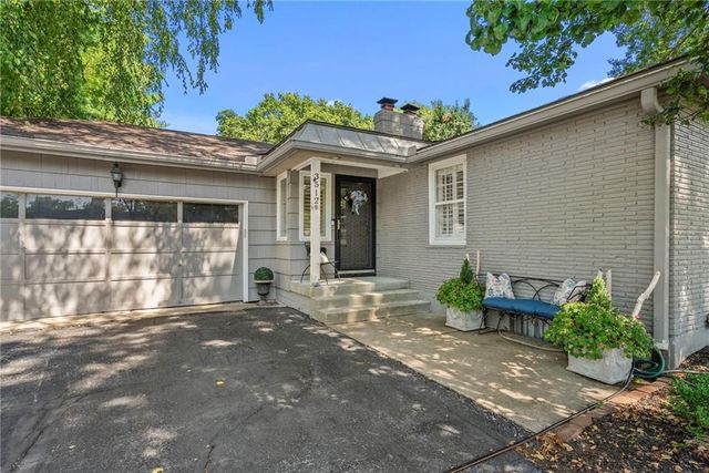 3512 W 71st Street, Prairie Village, KS 66208