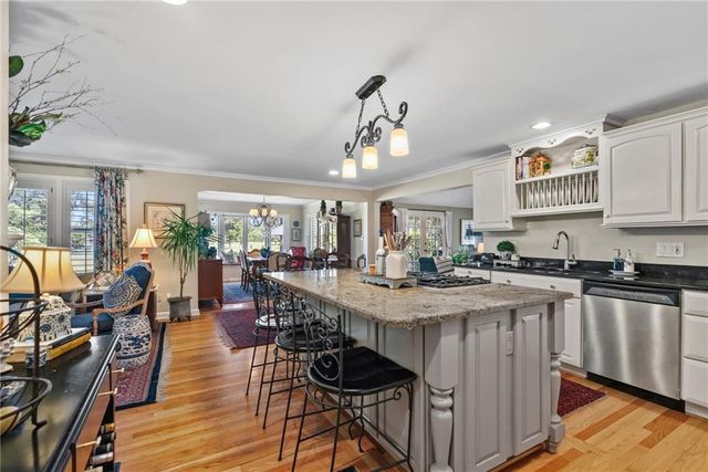 3512 W 71st Street, Prairie Village, KS 66208