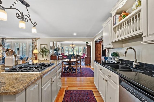 3512 W 71st Street, Prairie Village, KS 66208