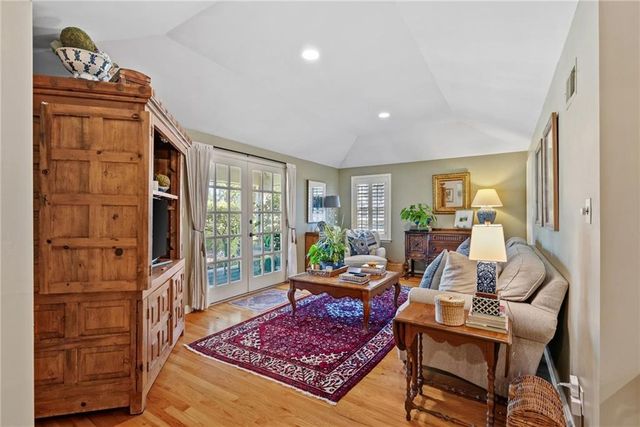 3512 W 71st Street, Prairie Village, KS 66208