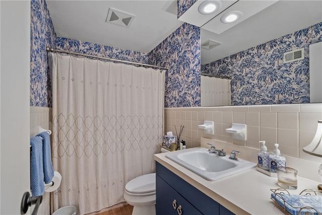 3512 W 71st Street, Prairie Village, KS 66208