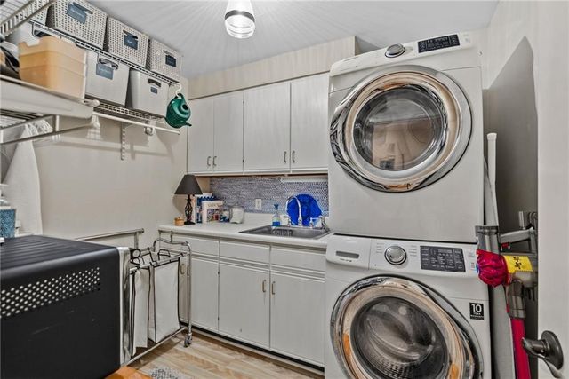 3512 W 71st Street, Prairie Village, KS 66208