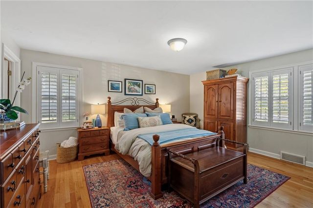 3512 W 71st Street, Prairie Village, KS 66208
