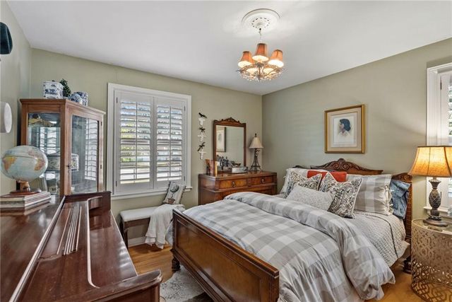 3512 W 71st Street, Prairie Village, KS 66208