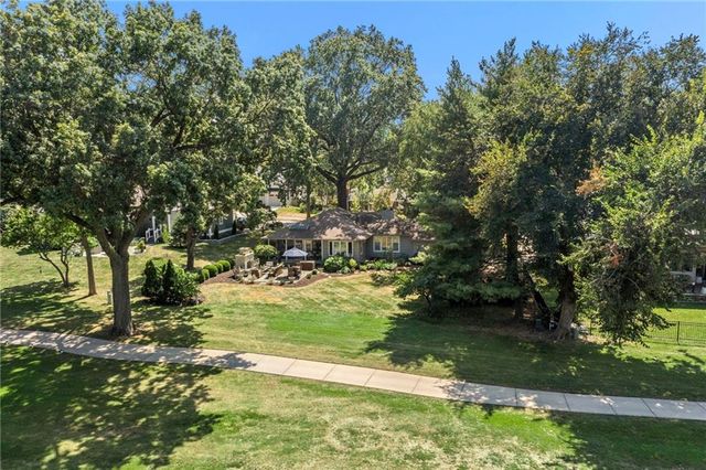 3512 W 71st Street, Prairie Village, KS 66208