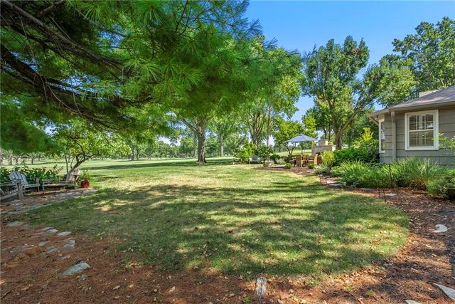 3512 W 71st Street, Prairie Village, KS 66208