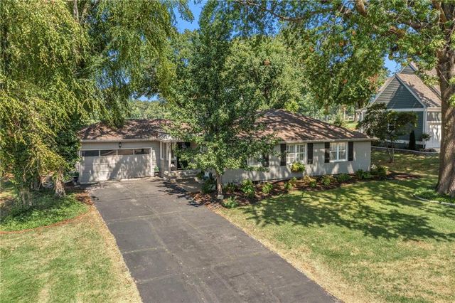 3512 W 71st Street, Prairie Village, KS 66208