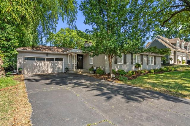 3512 W 71st Street, Prairie Village, KS 66208