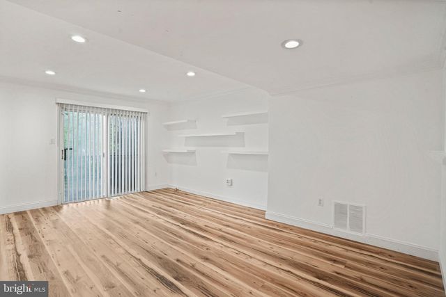 8304 MOUNTAIN ASH WAY, Gaithersburg, MD 20879
