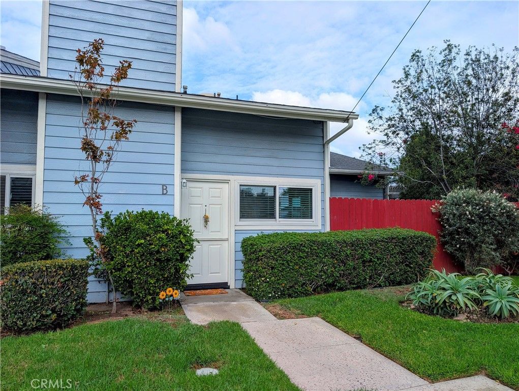2302 Elden, Costa Mesa, CA 92627 — exterior