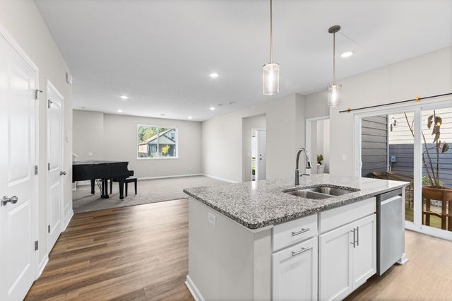 1563 100th Avenue NW, Coon Rapids, MN 55433