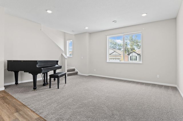 1563 100th Avenue NW, Coon Rapids, MN 55433