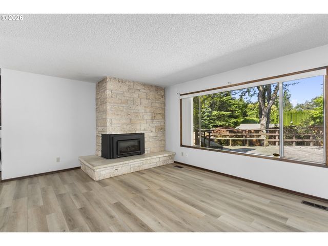 1707 Se BROOKWOOD Ave, Hillsboro, OR 97123