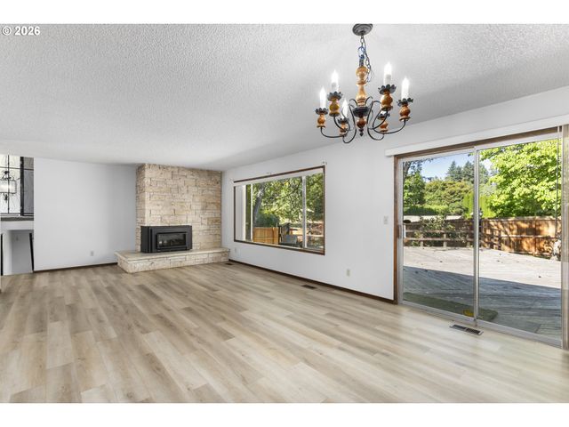 1707 Se BROOKWOOD Ave, Hillsboro, OR 97123