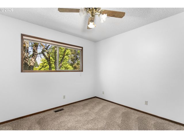1707 Se BROOKWOOD Ave, Hillsboro, OR 97123