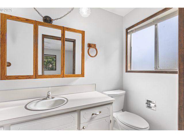 1707 Se BROOKWOOD Ave, Hillsboro, OR 97123