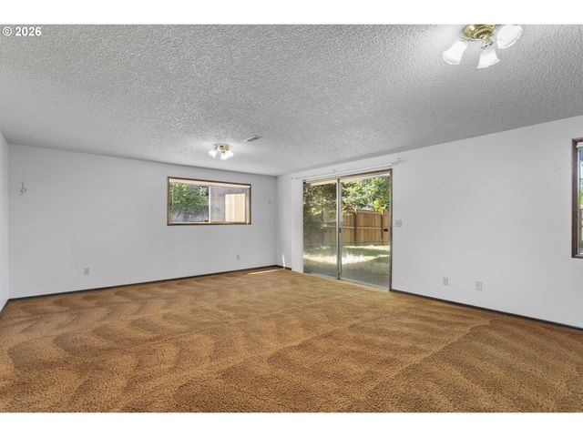 1707 Se BROOKWOOD Ave, Hillsboro, OR 97123