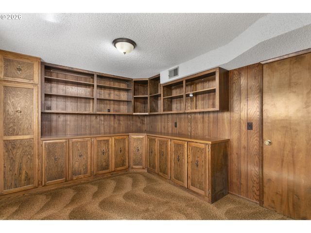 1707 Se BROOKWOOD Ave, Hillsboro, OR 97123