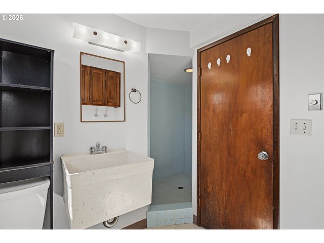 1707 Se BROOKWOOD Ave, Hillsboro, OR 97123