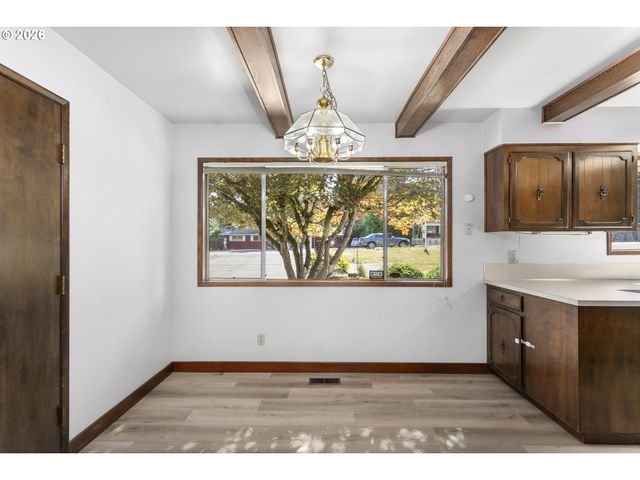 1707 Se BROOKWOOD Ave, Hillsboro, OR 97123